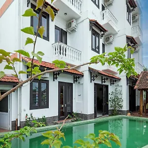 Blue River Hotel